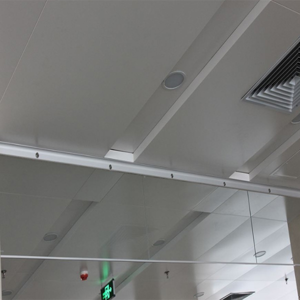 擋煙垂壁有幾種(圖1) 寫(xiě)字樓擋煙垂壁.jpg